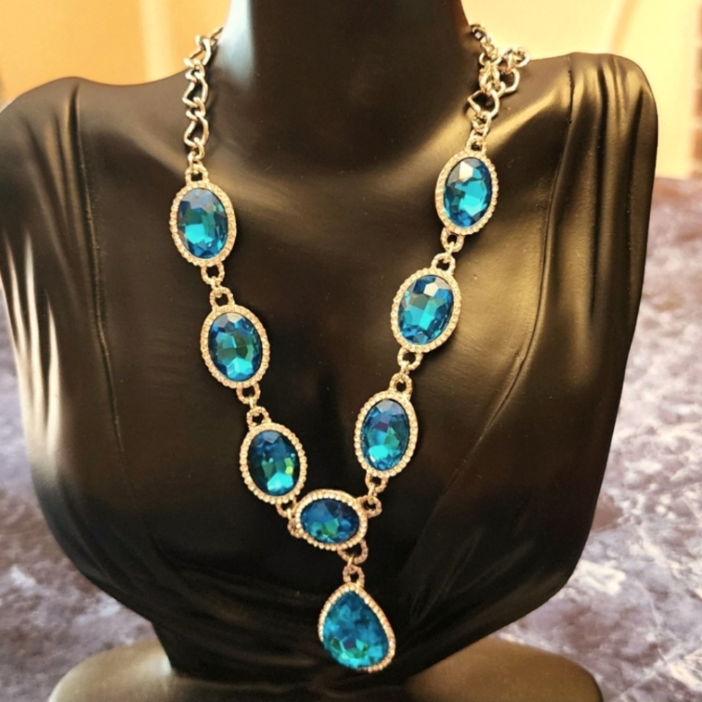 Vintage Azure Glass Silver Tone Lariat Statement Necklace